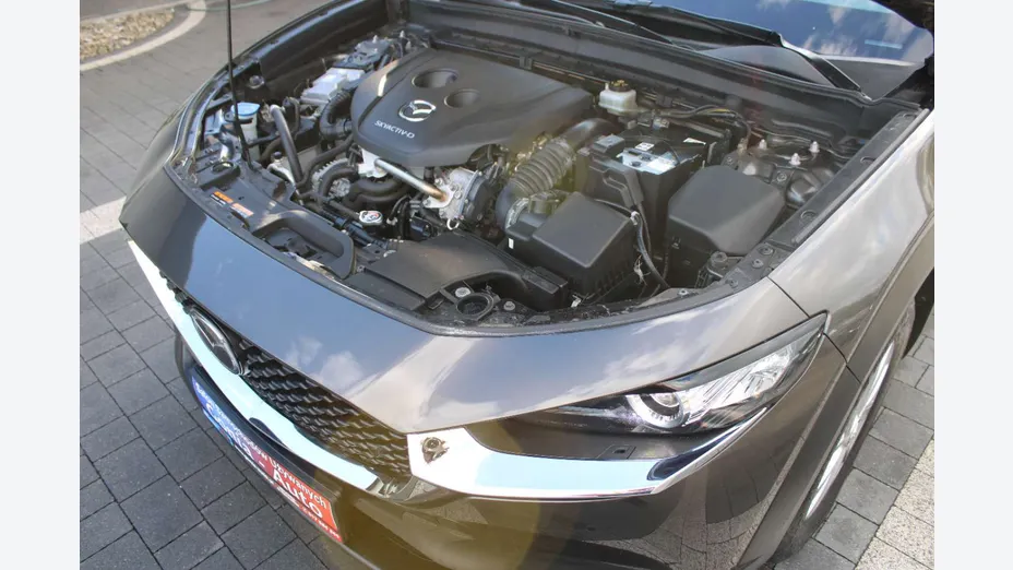 MAZDA CX-30 -