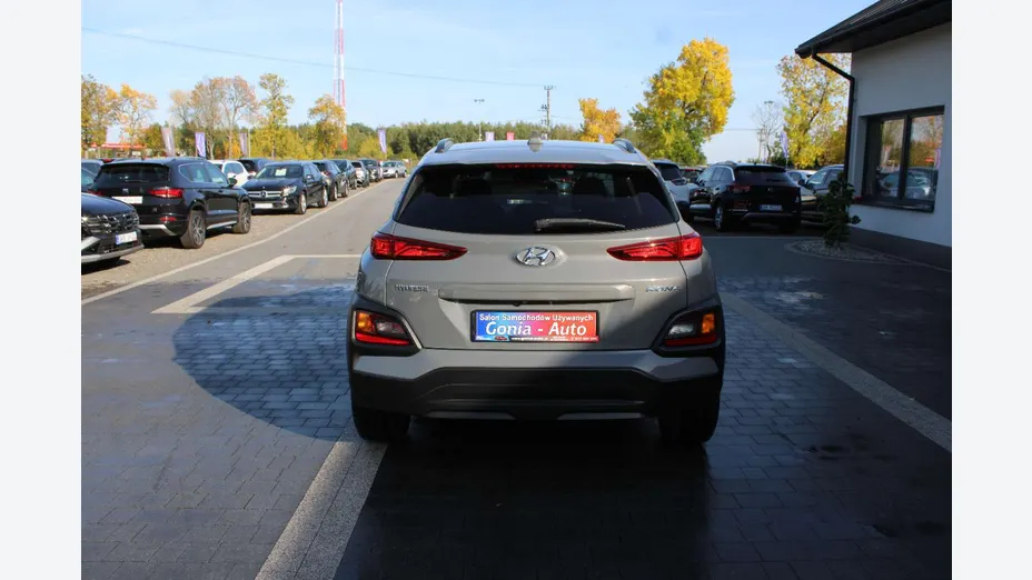 HYUNDAI Kona -