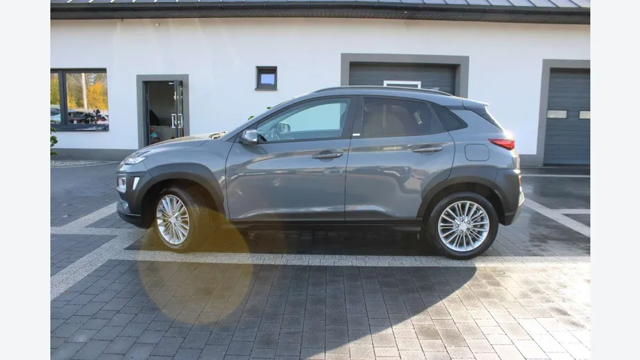 HYUNDAI Kona -