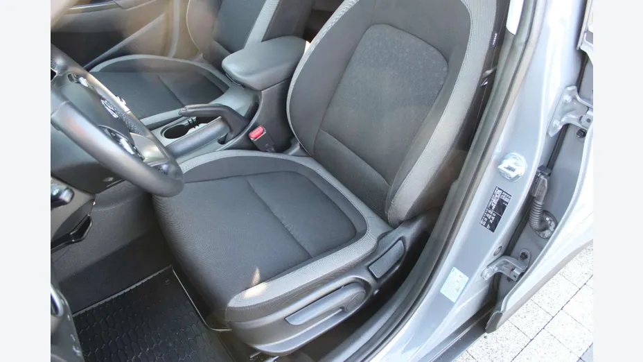 HYUNDAI Kona -