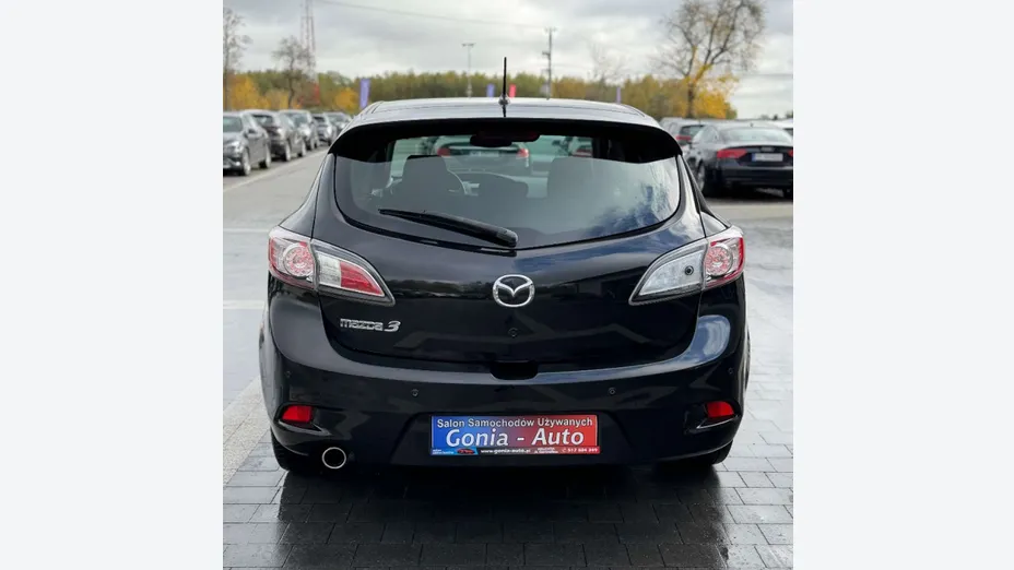 MAZDA 3 -