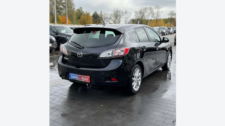 MAZDA 3 -