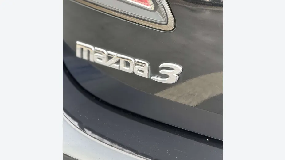 MAZDA 3 -
