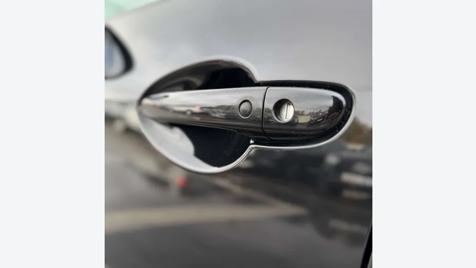MAZDA 3 -