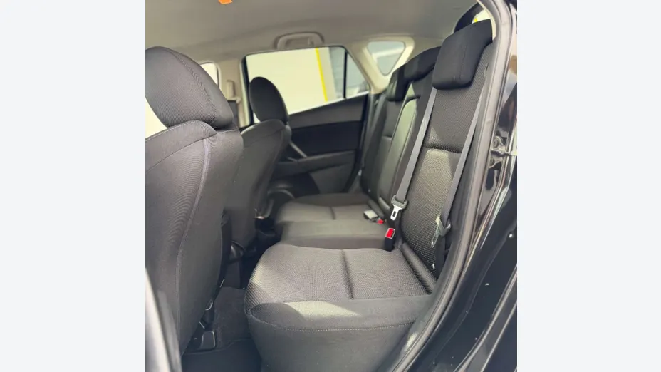 MAZDA 3 -