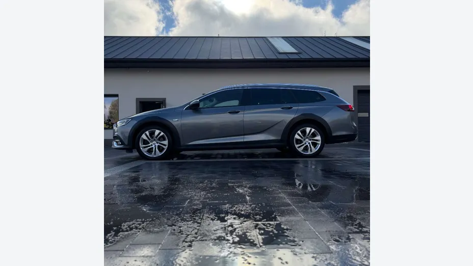 OPEL Insignia -