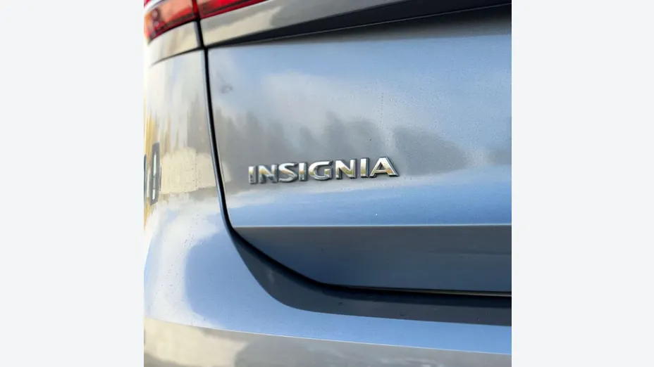 OPEL Insignia -