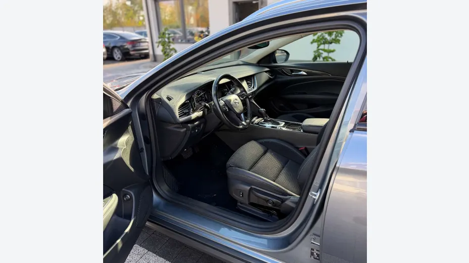 OPEL Insignia -