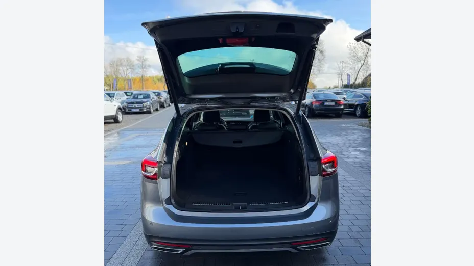 OPEL Insignia -