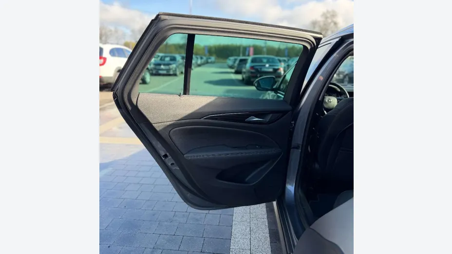 OPEL Insignia -