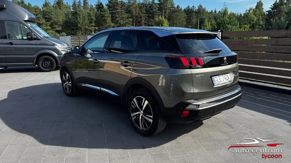 PEUGEOT 3008 -