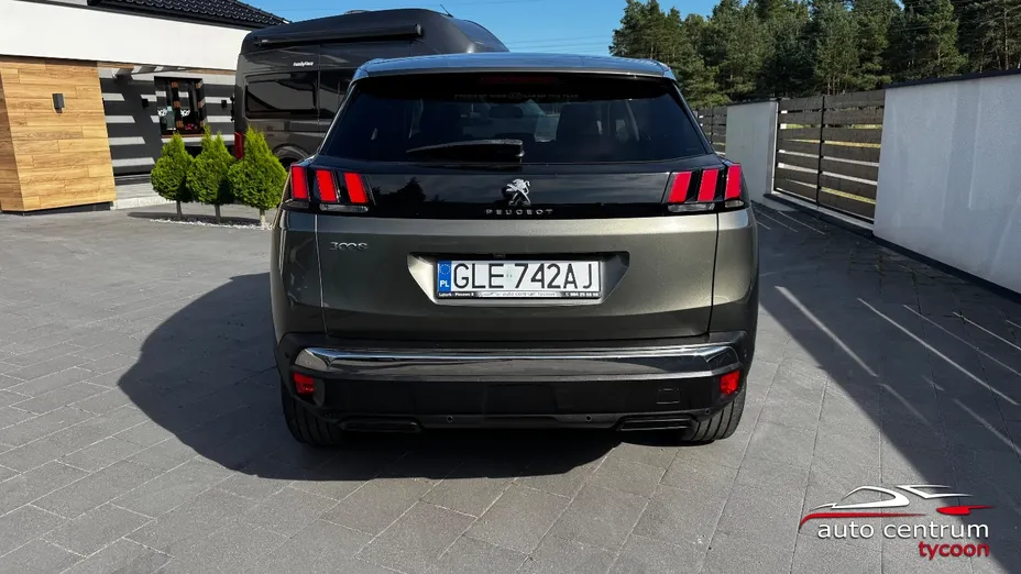 PEUGEOT 3008 -