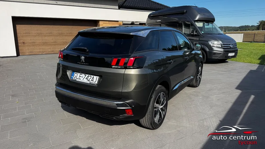 PEUGEOT 3008 -
