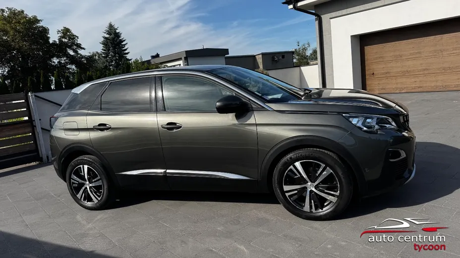 PEUGEOT 3008 -