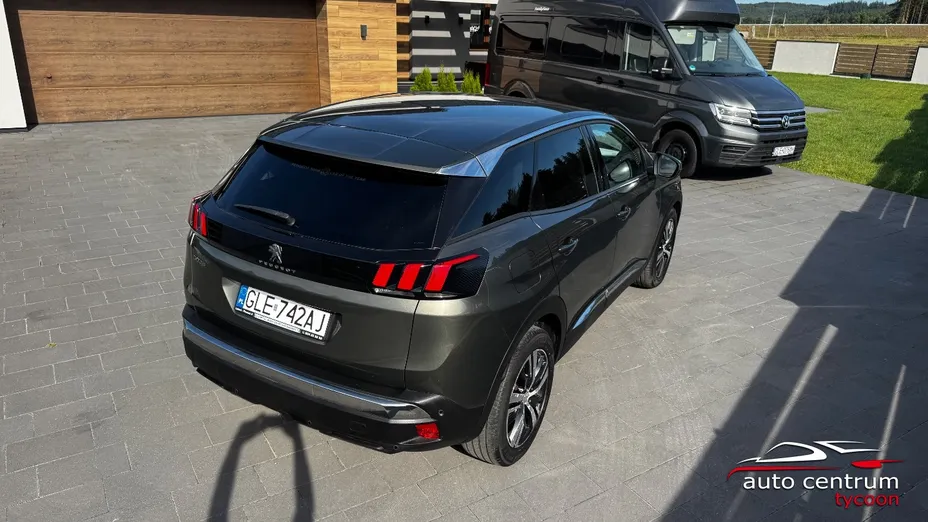 PEUGEOT 3008 -