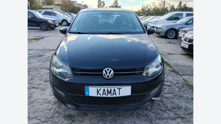 VOLKSWAGEN Polo -