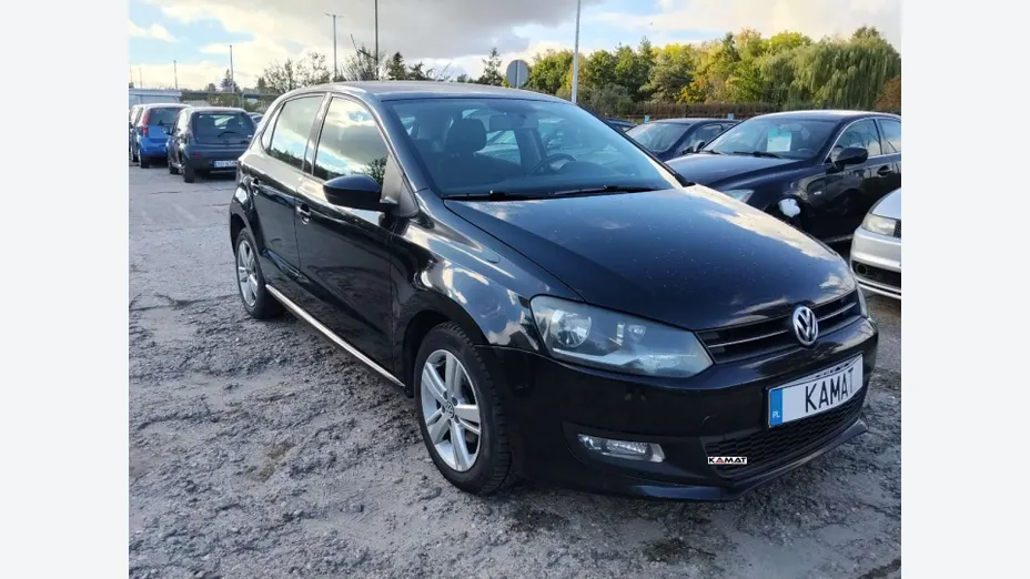 VOLKSWAGEN Polo -