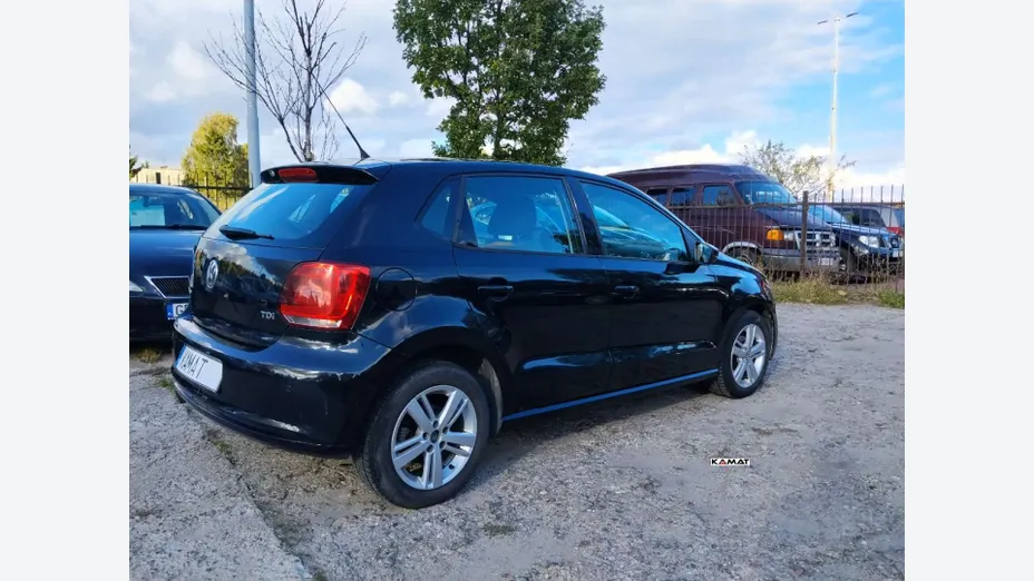 VOLKSWAGEN Polo -