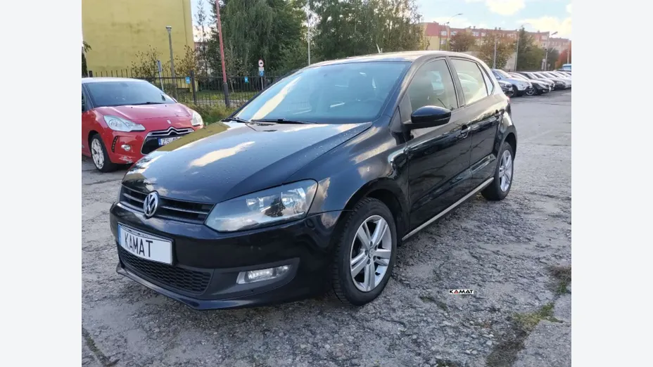 VOLKSWAGEN Polo -