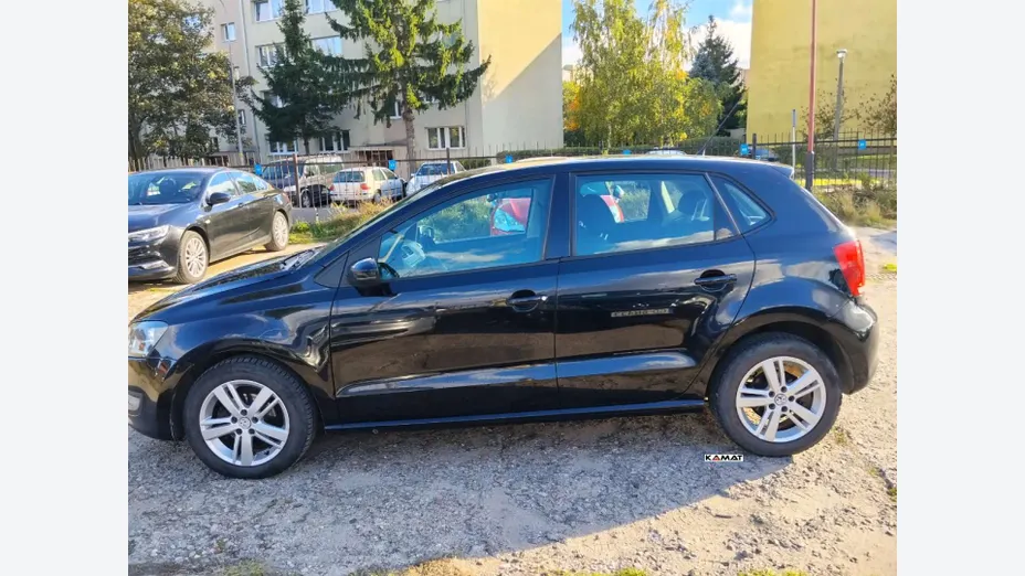 VOLKSWAGEN Polo -