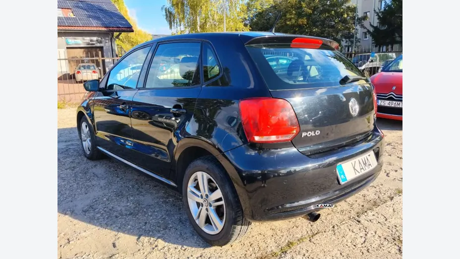 VOLKSWAGEN Polo -