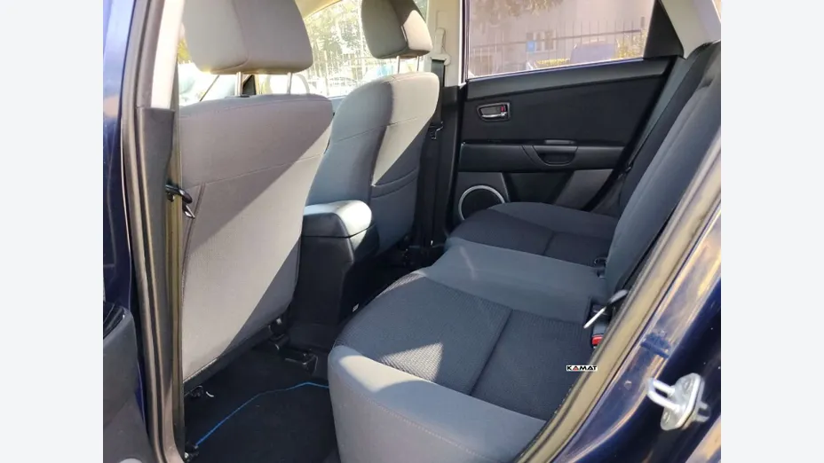 MAZDA 3 -