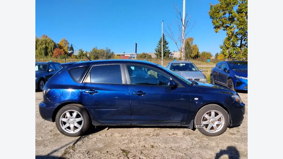 MAZDA 3 -