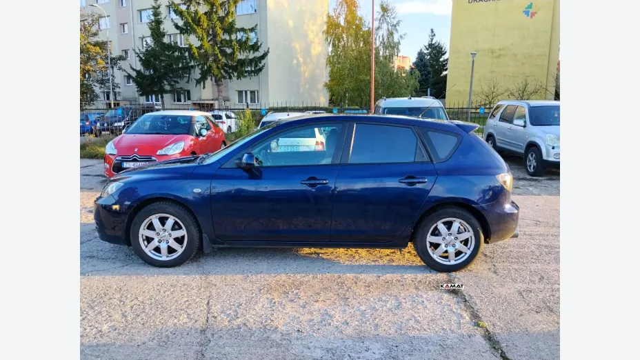 MAZDA 3 -