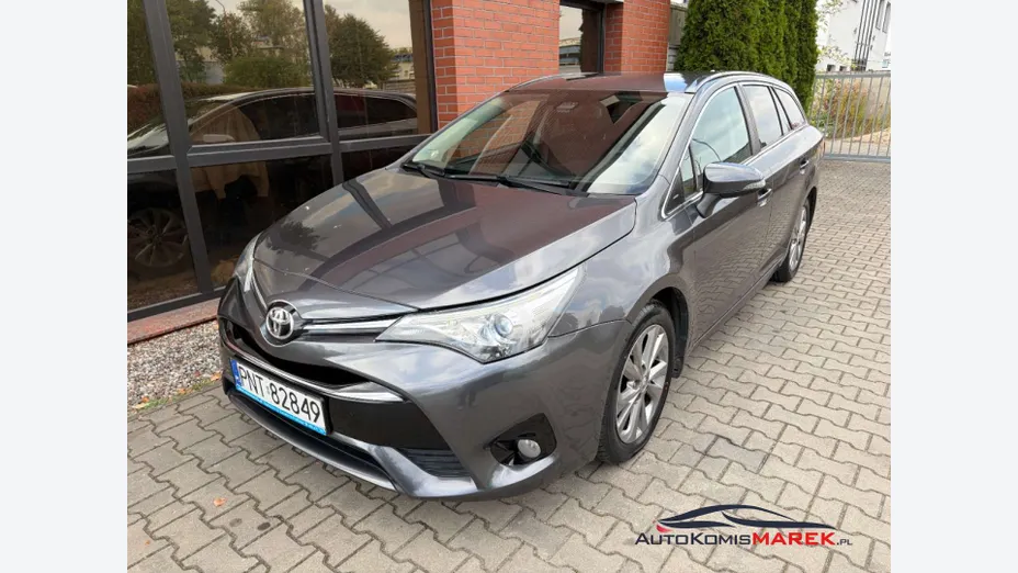 TOYOTA Avensis -