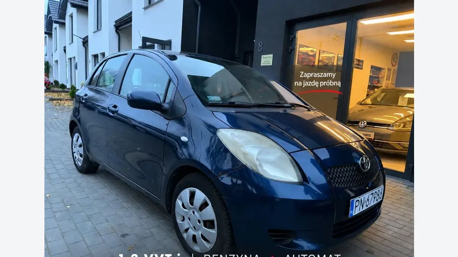 TOYOTA Yaris -
