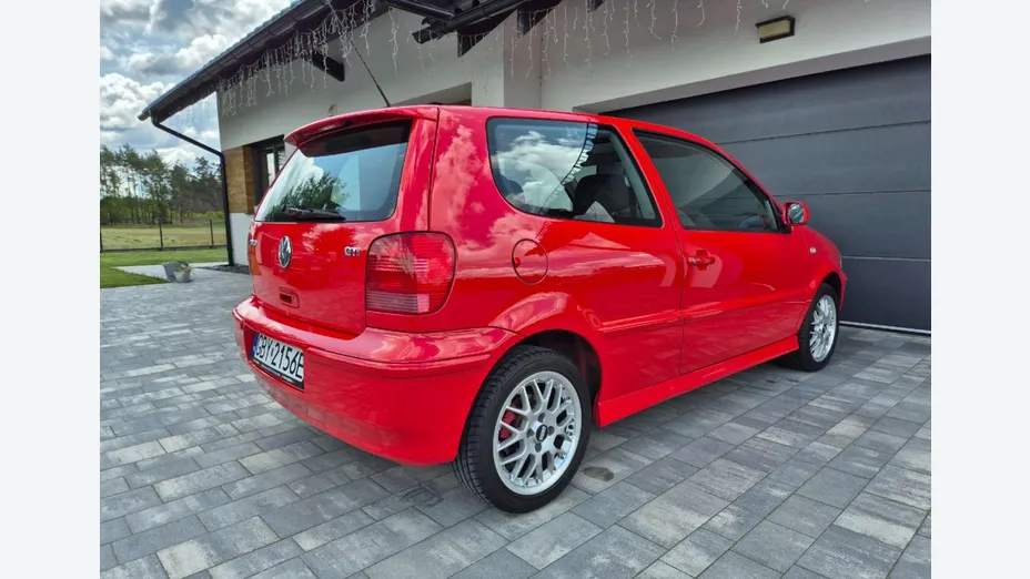 VOLKSWAGEN Polo -