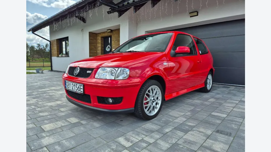VOLKSWAGEN Polo -