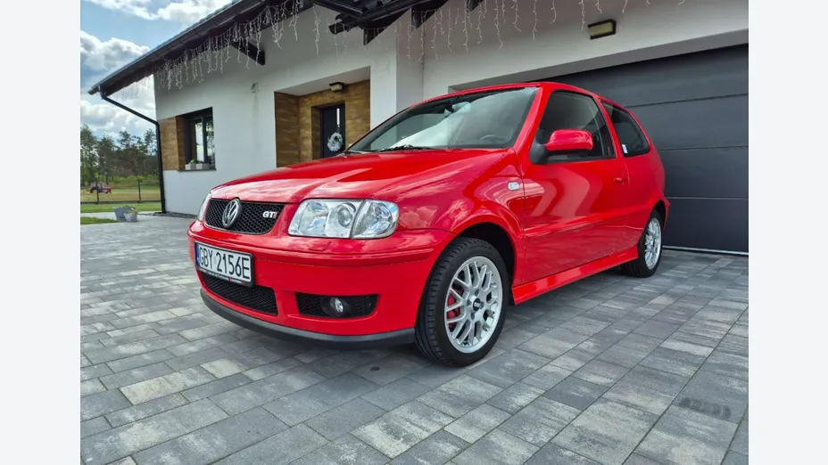 VOLKSWAGEN Polo -