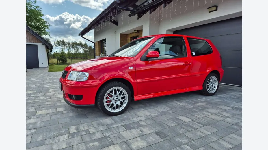 VOLKSWAGEN Polo -