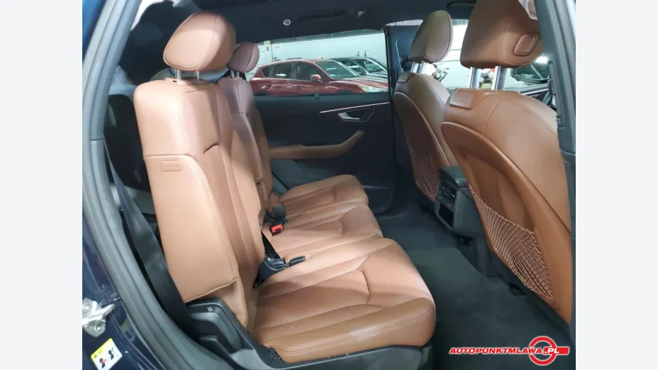 AUDI Q7 -