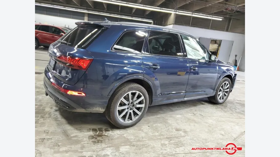 AUDI Q7 -
