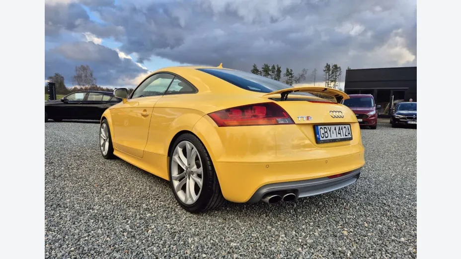AUDI TT -