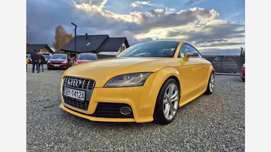 AUDI TT -
