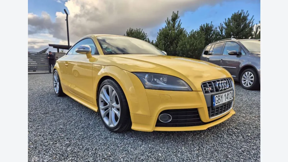 AUDI TT -