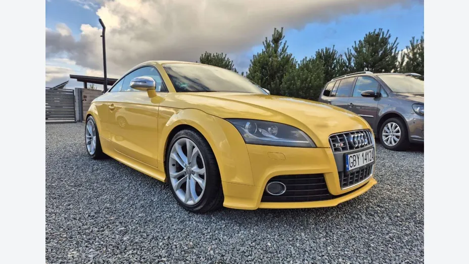 AUDI TT -