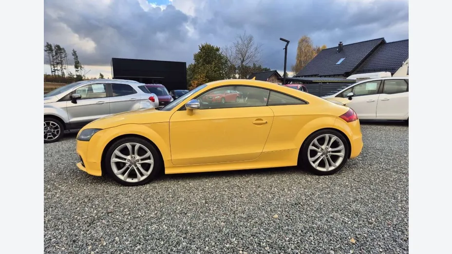 AUDI TT -