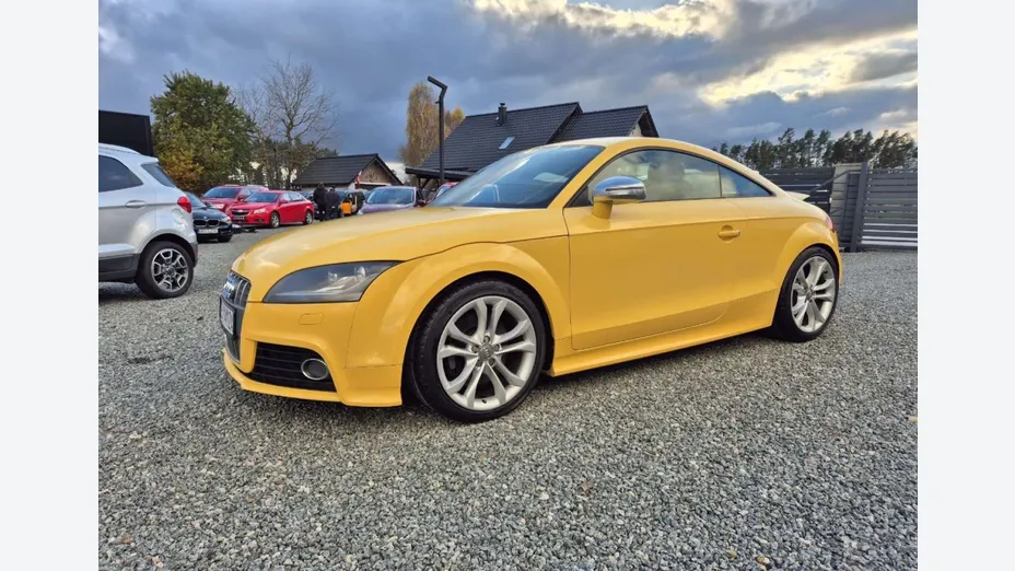 AUDI TT -