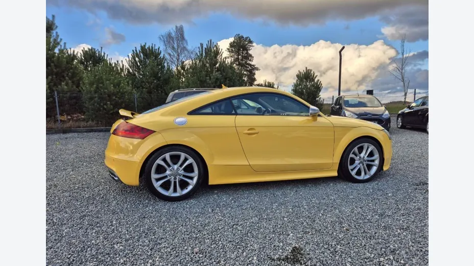 AUDI TT -