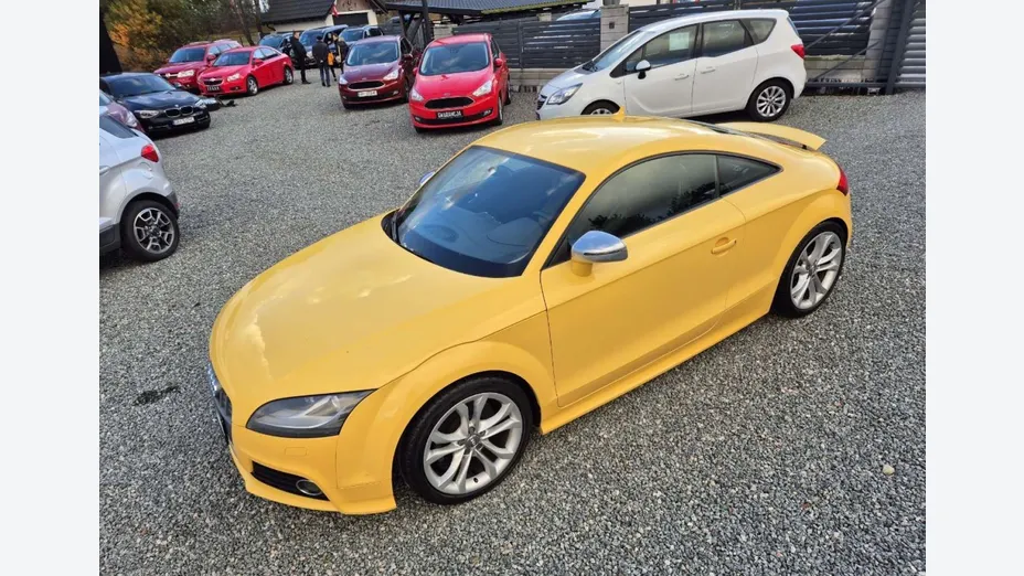 AUDI TT -