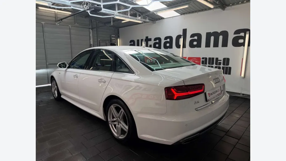 AUDI A6 -