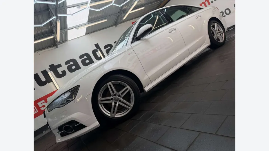 AUDI A6 -