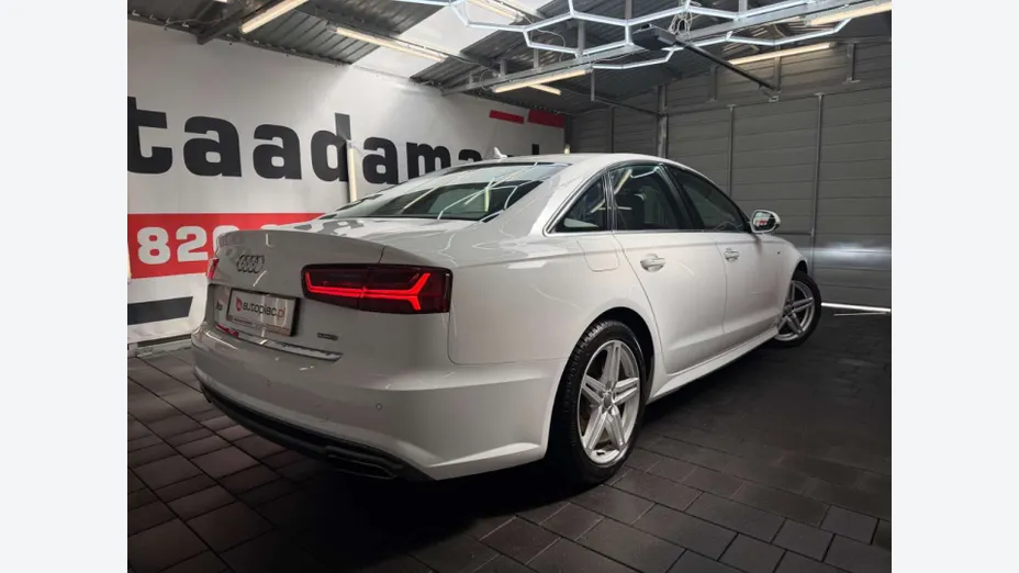 AUDI A6 -