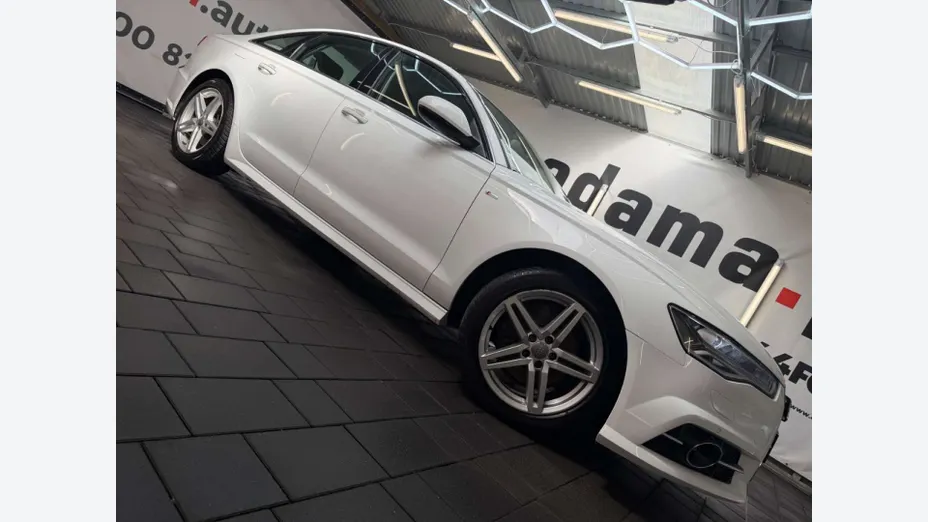 AUDI A6 -