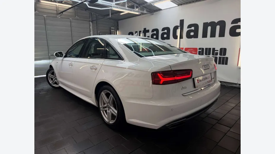 AUDI A6 -