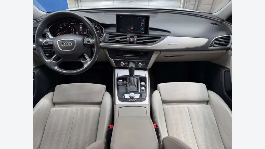 AUDI A6 -